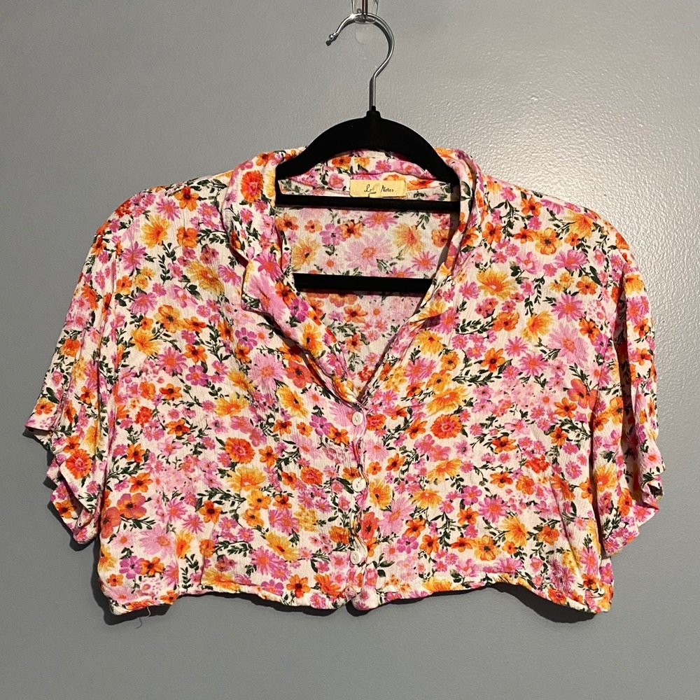 Super cropped floral button down blouse